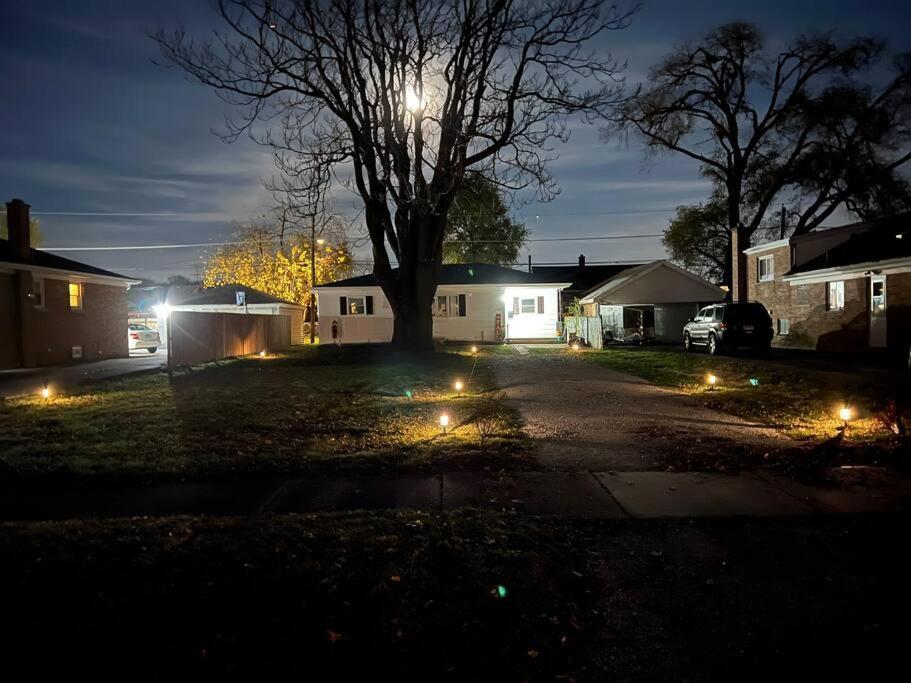 Villa Modern 3Bed 2Bath Ranch With Diy Art Porch 3Tvs And Huge Front Yard To Enjoy! Calumet City Exterior foto